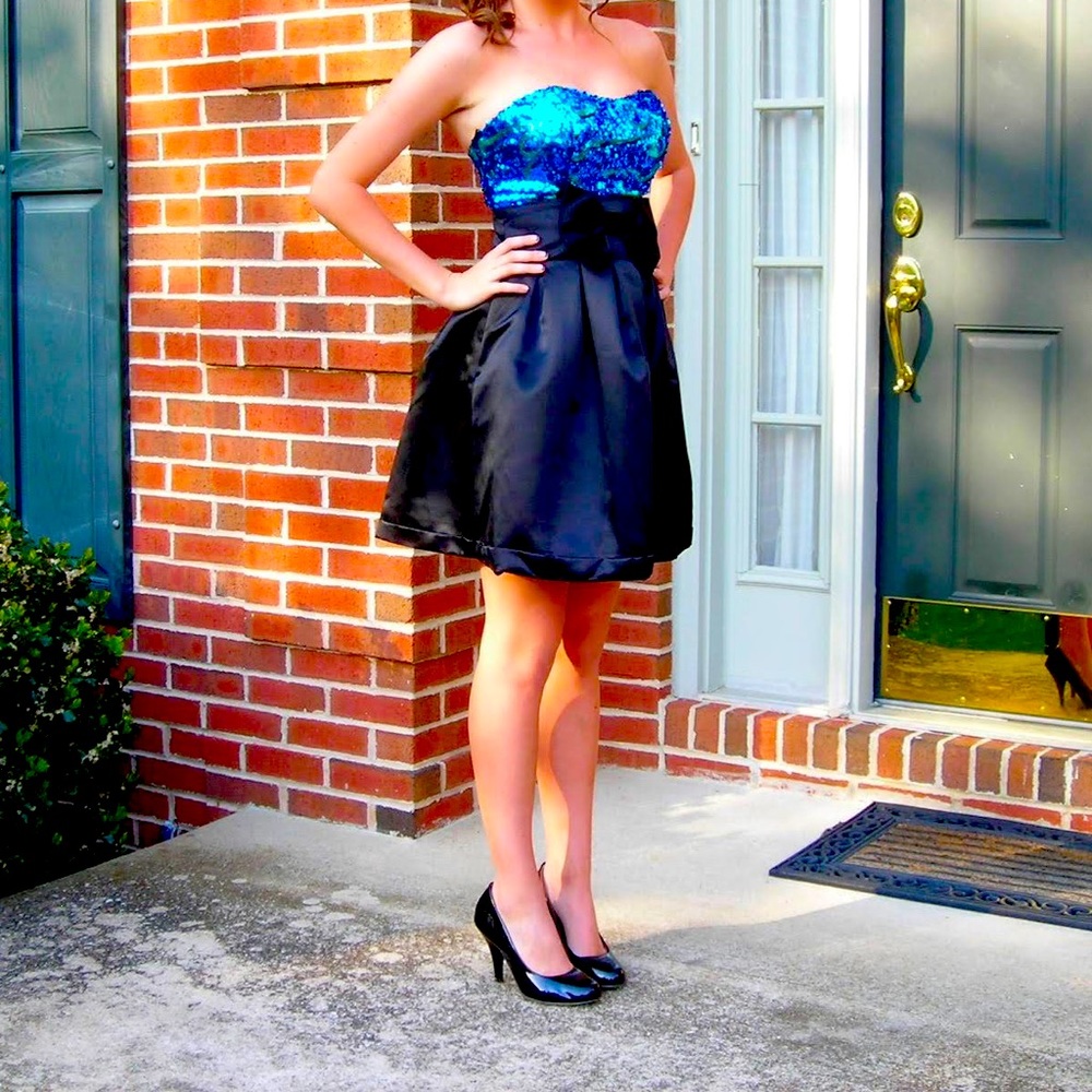 Adorable short playful prom dress! Worn once!